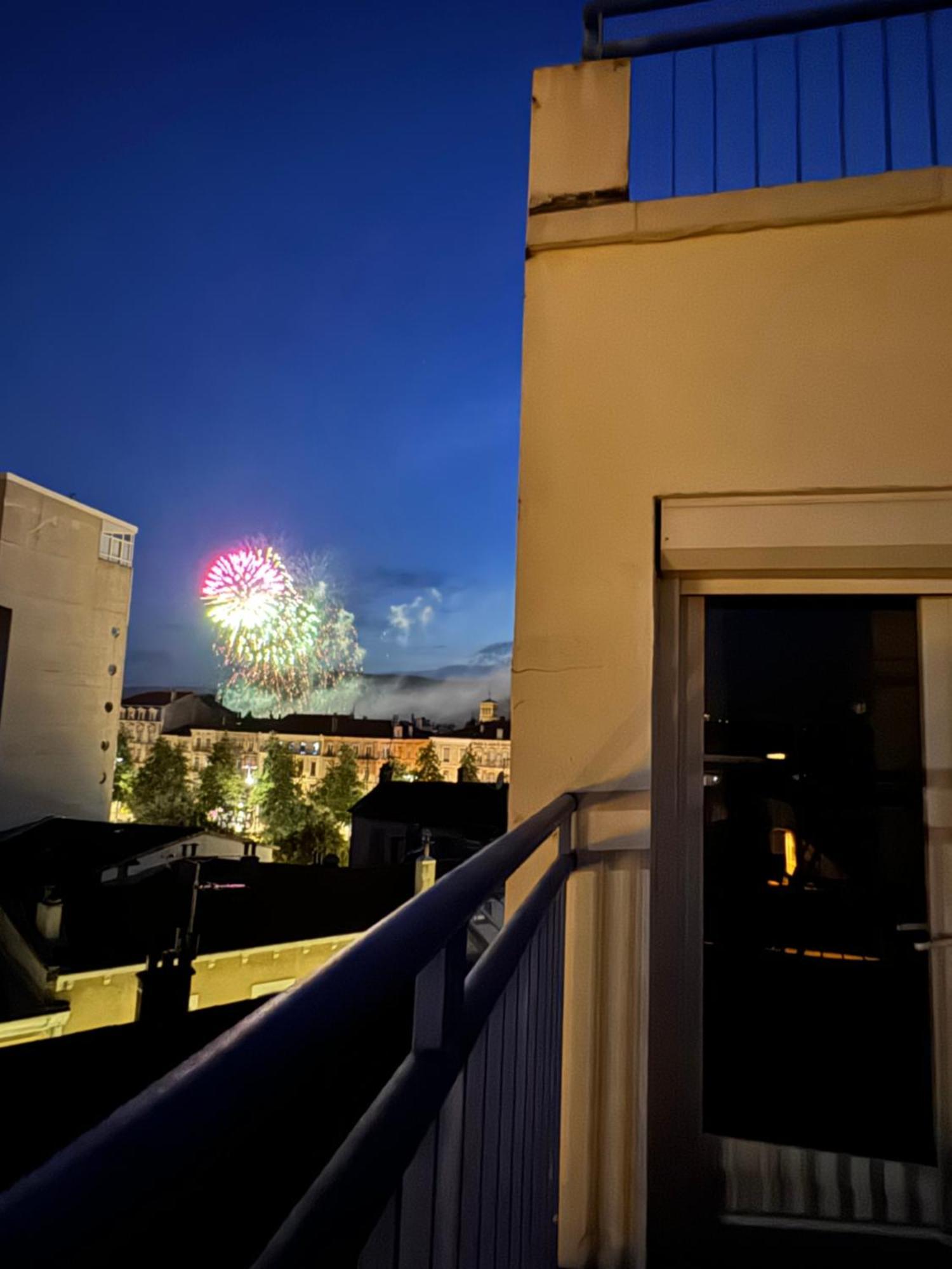 Appartement Terrasse Au Coeur De Valence 54 Exterior foto